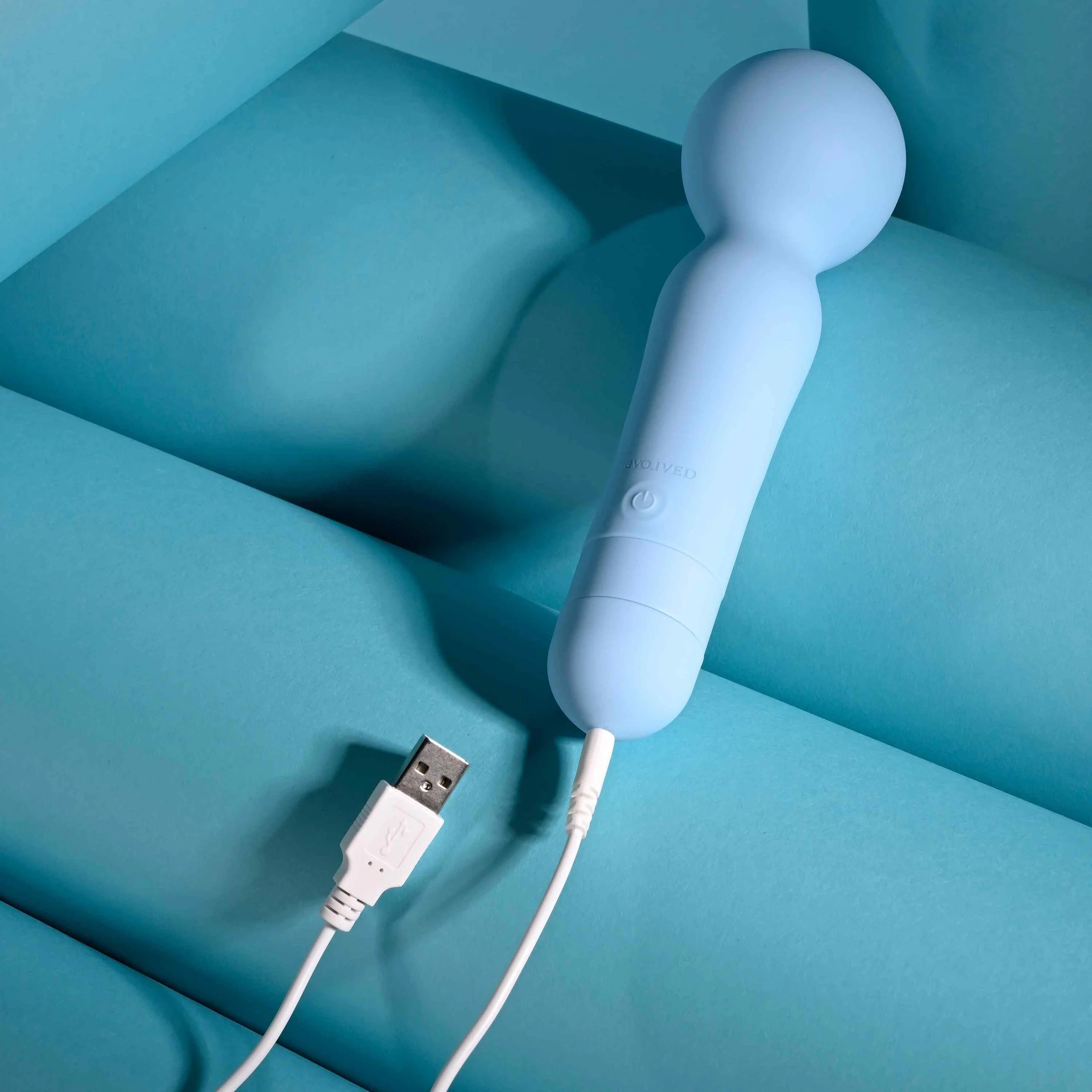 Evolved IRIS Wand Vibrator - Image 4