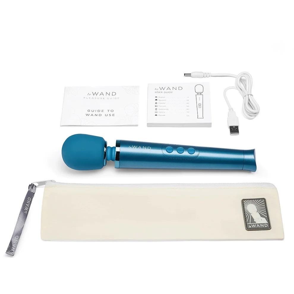 Le Wand Petite Rechargable Massager Blue - Image 4