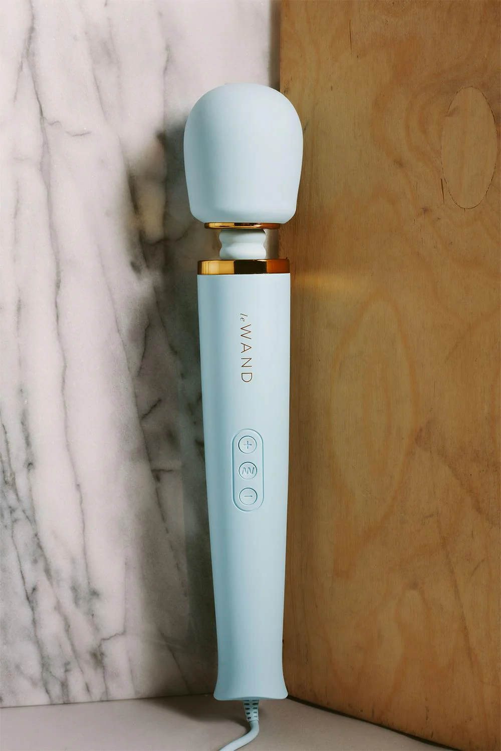 Le Wand Plug In Massager Sky Blue - Image 5