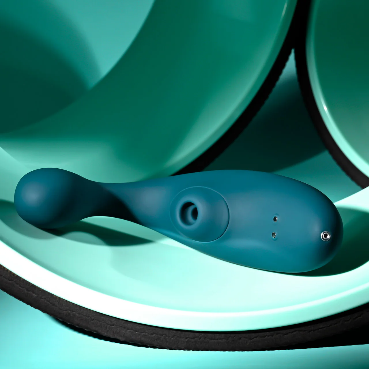 The Charmer Mulit Play Dual Vibrator/Suction Toy - Image 9
