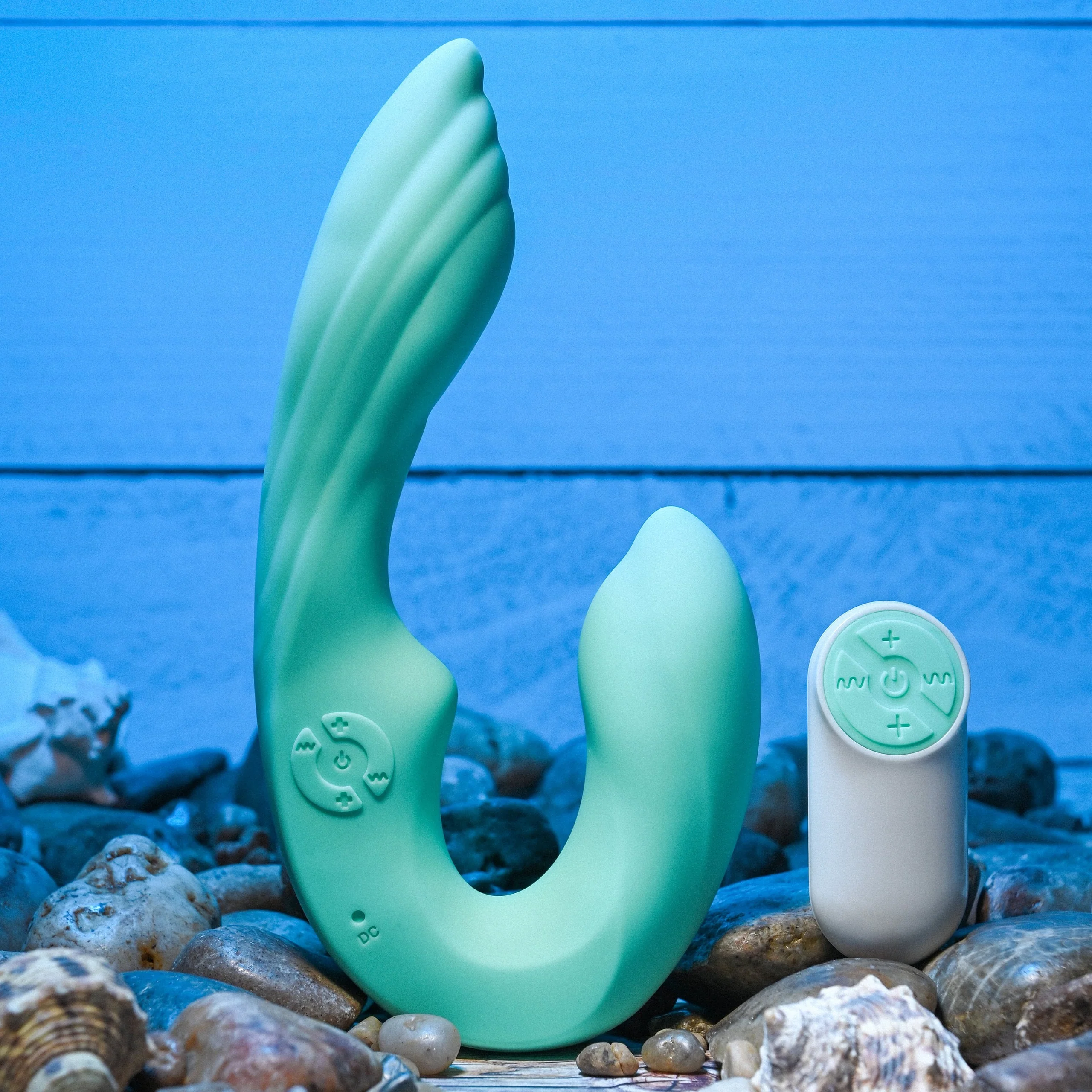 Strapless Seashell Wearable Dual Vibe with Remote - Image 2