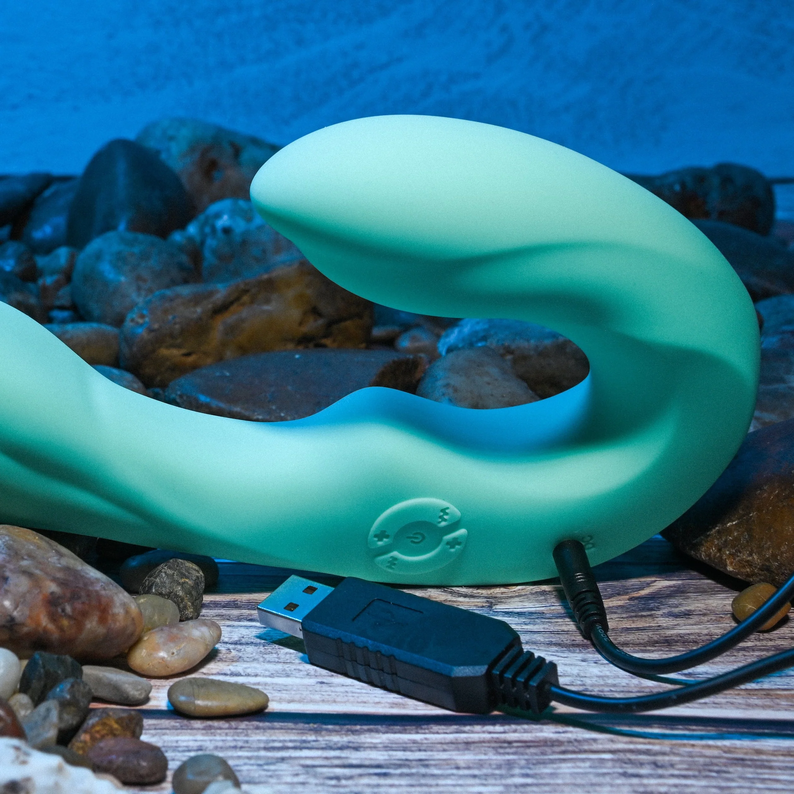 Strapless Seashell Wearable Dual Vibe with Remote - Image 5